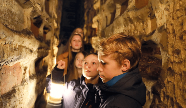 Kinderen in de Romeinse Katakomben
